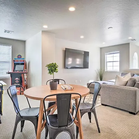 Red Cliff Views And Community Perks Utah Townhome